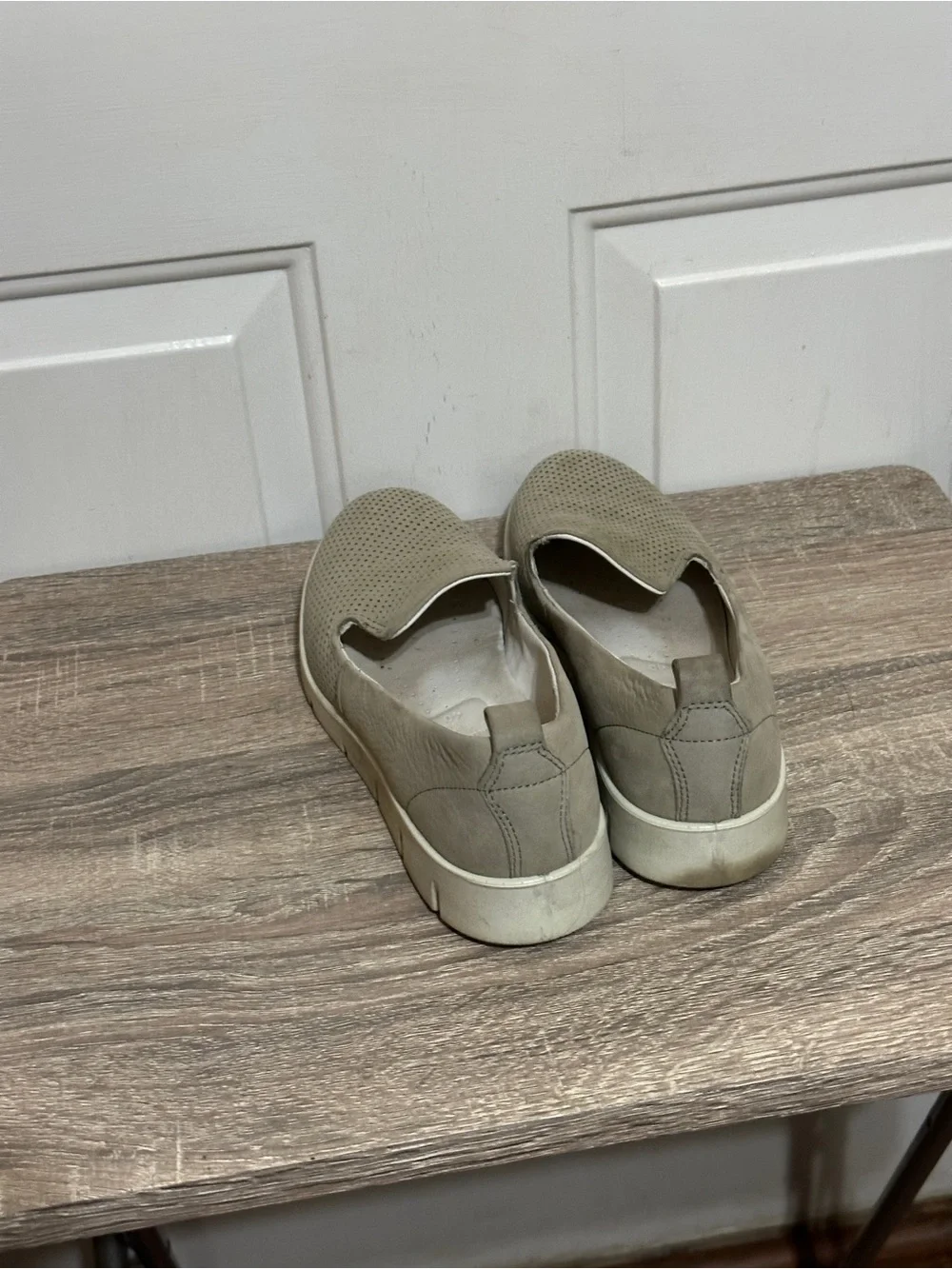 ECCO Bella Womens 40 US 9 Perforated Leather Slip On Loafers Taupe